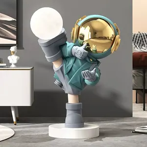 Moderne Conceptieve Astronaut Maan Ontwerp Led Ball Light Stand Hars Sculptuur Zwevende Vloerlampen Indoor Decor Verlichting