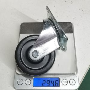 <span class=keywords><strong>Roue</strong></span> <span class=keywords><strong>de</strong></span> chariot à roulette en caoutchouc noir pivotant <span class=keywords><strong>de</strong></span> 2.5 pouces 65mm pour meubles/armoire/<span class=keywords><strong>brouette</strong></span>/charrette à bras hôpitaux écoles entrepôts - Product Image 3