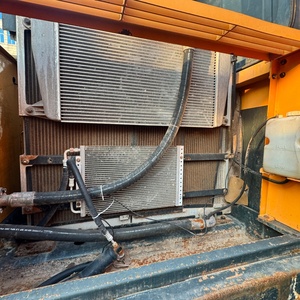 Excavatrice sur chenilles d'occasion Hyundai de 30 tonnes, importée d'origine, puissante, peinture d'origine, pour projets d'ingénierie - Product Image 3