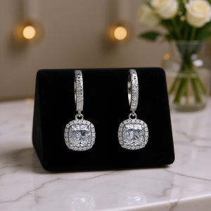 Orecchini E3095 in Oro Bianco con Diamanti Taglio Principessa Colore D Naturali Certificati GIA Stile Classico da Donna per Fidanzamento - Product Image 2