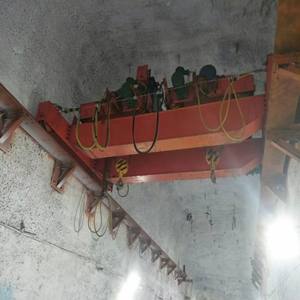 Pont roulant industriel robuste pour la manutention de matériaux dans les tunnels miniers, faible hauteur libre - Product Image 6