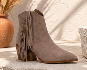 Women's PU Suede Fringe Pointed Toe Western Ankle Boots Autumn/Winter Fashion Mid Heel Comfortable Casual Outdoor Booties - Product Image 3