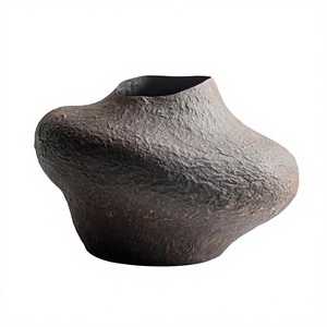 Vase de sol rustique en papier mâché, finition pierre asymétrique, pot sculptural, urne Wabi Sabi primitif, décoration intérieure - Product Image 1