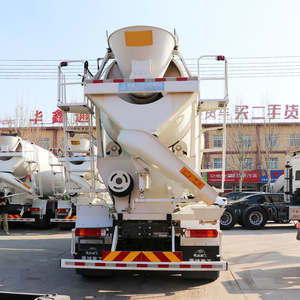 Nouveau camion malaxeur à béton SINOTRUK HOWO 8X4 12 roues, 371 ch, 380 ch, 400 ch, 14, 16, 18 m3 - Product Image 1