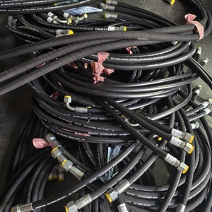Tuyau en caoutchouc haute pression pour fluides constants, épaisseur de paroi 3,5 mm, tressé à deux couches de fil d'acier, pour véhicules de construction et - Product Image 2