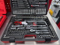 Ensemble d'outils de réparation automobile métriques Lutro 150 pièces, kit de clés à douille à cliquet, outils à main pour l'entretien des voitures