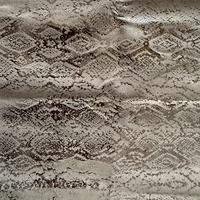 Tissu polyester à imprimé serpent hydrochromique, matériau changeant de couleur réactif à l'eau pour les vestes et manteaux de pluie d'extérieur