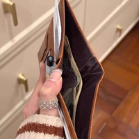 Nouveau porte-passeport multifonctionnel rétro avec pince à billets en PU, cadeau d'entreprise pour les employés, étui à passeport personnalisé avec logo, portefeuille