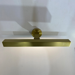 Lámpara de pared LED rectangular de latón con diseño lineal moderno para exhibición de obras de arte, iluminación residencial y comercial - Product Image 3