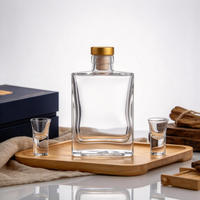 Bouteille à liqueur carrée plate en verre super flint transparent de 250 ml avec bouchon en liège, impression sérigraphique, emballage pour boissons