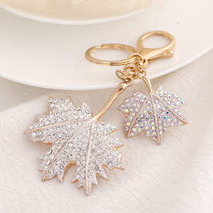 Porte-clés double feuille d'érable créatif, breloque pour voiture ou sac, petit cadeau de festival - Product Image 3