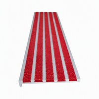 Profilé de marche d'escalier en aluminium commercial moderne, toutes longueurs, pour extérieur, avec finition abrasive de sécurité