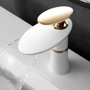 <span class=keywords><strong>Robinet</strong></span> Mitigeur de Lavabo Monocommande Moderne en Laiton Chromé à Poser, Bec Cascade, Cartouche Céramique, Installation 1 Trou - Product Image 2