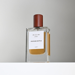 Flacon de parfum vide en gros à bas <span class=keywords><strong>prix</strong></span> 30ml 50ml 100ml avec pulvérisateur à sertir, brume fine longue durée et capuchon en bois - Product Image 2