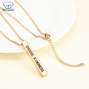 Collana con Targhetta Personalizzata Sini Jewelry in Acciaio Inossidabile, Ciondolo con Logo Inciso Personalizzato, Collana con Barra in Oro 24K - Product Image 3