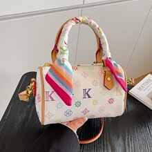 Nouveau <span class=keywords><strong>Sac</strong></span> Fourre-tout Léger en PU de Luxe Vintage de Marque Célèbre pour Femme, avec Fermeture Éclair, Tendance, Imprimé, Forme Oreiller, Porté Épaule ou en Bandoulière - Product Image 2