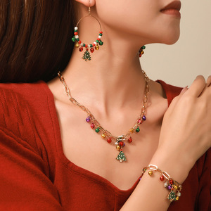 Conjunto de joyería navideña para mujer, aleación, pendientes de campana coloridos, collar, pulsera, regalo de moda para fiesta, origen Yiwu D1342 - Product Image 1