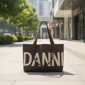 Sac fourre-tout portable avec logo personnalisé, poignée tricotée pour la plage, les voyages, les fêtes, design tendance, couleur unie, tricot jacquard - Product Image 1