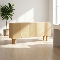 Nouveau meuble de rangement traditionnel pour projet hôtelier en Nouvelle-Zélande, avec façade côtelée, pieds sculpturaux, écologique et durable, idéal pour salon d'hôtel