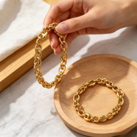 Bracelet tendance pour femme en acier inoxydable plaqué or 18 carats de haute qualité, avec chaîne à maillons épais en forme de cœur et fermoir à bascule, micro-incrustations
