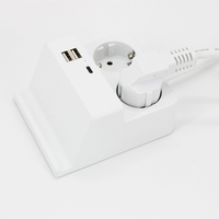 Adaptateur secteur USB-C avec 2 prises CA, 2 ports USB-A, 1 port USB-C et support de téléphone intelligent
