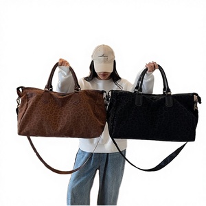 Bolsa de Viaje Deportiva Unisex de Gran Capacidad, Diseño de Leopardo, Piel Sintética, Cierre de Cremallera, Estilo Casual, para Hombro o Deporte - Product Image 2