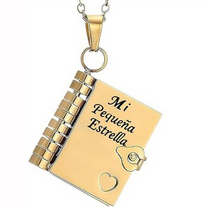 Collana con Ciondolo Apribile in Acciaio Inossidabile con Incisione Personalizzata in Spagnolo e Tedesco, Gioiello con Pendente a Forma di Libro - Product Image 2