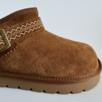 Sepatu Bot Kulit Domba Wanita untuk Musim Dingin dan Gugur, Bernapas, Tahan Air, Bagian Atas Suede Sapi, Lapisan Dalam Bulu Domba, Sol Dalam EVA, OEM ODM