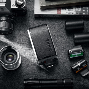 แฟลช Godox Lux Senior TTL แบบชาร์จได้ ตัวเรือนอะลูมิเนียมอัลลอยด์ สำหรับกล้อง DSLR มิเรอร์เลส และกล้องฟิล์ม - Product Image 2