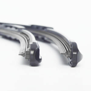 Offre Spéciale du fabricant de l'usine 12-28 pouces nouveau Design hybride balai d'essuie-glace de voiture balai d'essuie-glace avec caoutchouc naturel pour voiture - Product Image 1