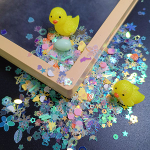 10 Paquetes Pequeños al por Mayor de Mezcla de Rebanadas de Resina de Patito Amarillo, Chispas Kawaii de Pollito, Hojuelas Iridiscentes para Manualidades con Resina y Slime - Product Image 5