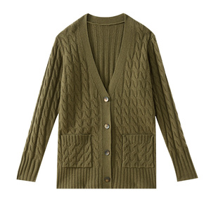 <span class=keywords><strong>Cardigan</strong></span> in Lana OEM Casual Snellente e Traspirante con Lavorazione a Trecce Frontale e Costine Verticali sul Retro, 90% Lana, Bottoni Frontali e Tasche - Product Image 3