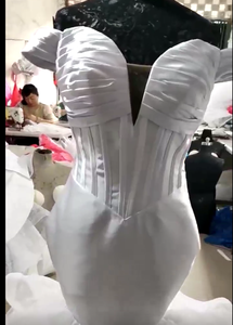 S8293F Vestidos de Novia Personalizados de Moda con Hombros Descubiertos, Manga Corta, Volantes y Cola de Pez, Talla Grande - Product Image 3