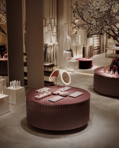 Design d'intérieur de magasin de vêtements de luxe, présentoir de vêtements sur mesure, mobilier de boutique de vente au détail, vitrine - Product Image 4