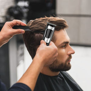<span class=keywords><strong>Tondeuse</strong></span> à <span class=keywords><strong>cheveux</strong></span> sans fil avec indicateur LED, charge rapide Type-C, lame en acier inoxydable, pour barbier, salon, <span class=keywords><strong>homme</strong></span>, toilettage corporel, OEM - Product Image 4