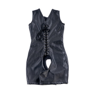 Scarletsin R-76 Combinaison de bondage une pièce pour adulte en cuir verni épais, style momie, avec sangles de fixation et décolleté révélant - Product Image 4