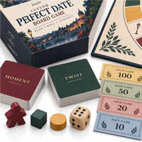Jeu de planification de rendez-vous personnalisé PERFECT DATE pour deux joueurs avec des billets de DATE factices, des pièces en bois et un plateau en papier mat