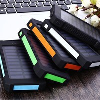 Batterie au lithium polymère solaire transfrontalière en plastique 20000 mAh, étanche à la poussière, grande capacité, éclairage extérieur, chargeur portable universel
