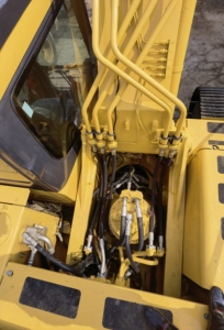 รถขุดตีนตะขาบ Komatsu PC400 มือสองคุณภาพสูง น้ำหนัก 42.1 ตัน เครื่องยนต์ 257 กิโลวัตต์ ความจุบุ้งกี๋ 1.9 เมตร ใช้งานมาแล้ว 0-2000 ชั่วโมง ผลิตในจีน - Product Image 3