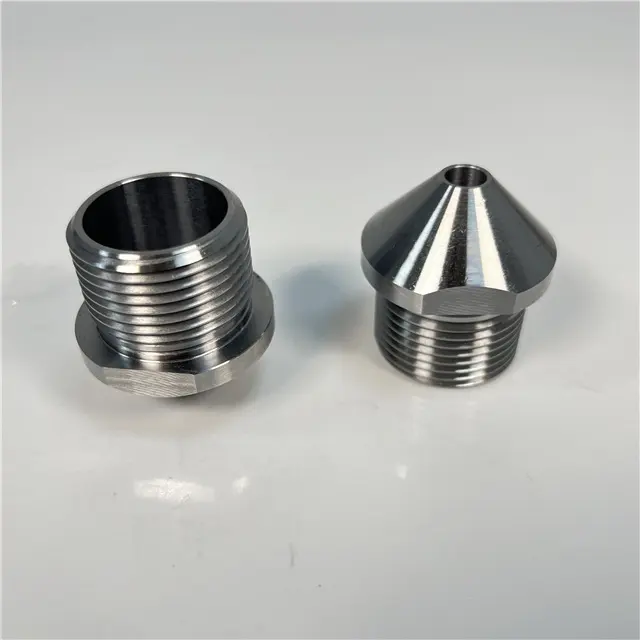 Punte per ugelli in metallo fresate CNC personalizzate 4140 ugello a spruzzo meccanico di precisione filettatura maschio ugello in acciaio inossidabile 304