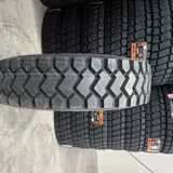 Pneu TBR à capture de carbone 295/75R22.5 avec bande de roulement à base de bio-matériaux, absorbant activement le CO2 pendant l'usure - Product Image 3