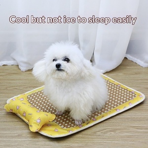 Tapis rafraîchissant d'été Delang pour animaux de compagnie, lit respirant en tissu pour chiens et chats avec design nid, livraison disponible - Product Image 2