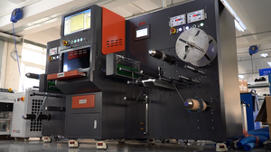 เครื่องตัดเลเซอร์ CO2 อัตโนมัติเต็มรูปแบบ ARGUS รุ่นใหม่ สำหรับงานตัดม้วน งานม้วนต่อกัน ความเร็วสูง พร้อมระบบทำเครื่องหมายละเอียดสำหรับงานเขียนตัวอักษร - Product Image 2