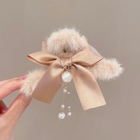 À la mode Arc Cheveux Griffe Clip Mignon Glands En Peluche Pinces À Cheveux Personnalité Cheveux Accessoires Femmes En Gros