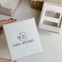 Boîtes cadeaux personnalisées en stock avec logo estampé à chaud pour bijoux, boîtes de présentation rectangulaires en papier avec fenêtre pour bijoux fins