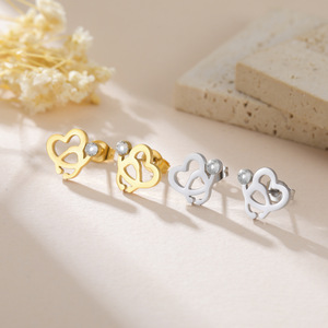 Boucles d'oreilles clous en zircon transparent en forme de cœurs entrecroisés, en acier inoxydable plaqué or 18 carats, bijoux tendance pour femme, cadeau pour amies - Product Image 5