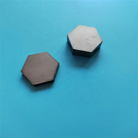Plaque isolante en carbure de silicium, protection du corps, plaque hexagonale en céramique SiC noire