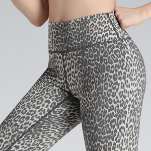 Conjunto Deportivo de Dos Piezas con Estampado de Leopardo Transpirable para <span class=keywords><strong>Mujer</strong></span>, Sujetador Deportivo, Leggings de Yoga, <span class=keywords><strong>Conjuntos</strong></span> de Gimnasio, <span class=keywords><strong>Conjuntos</strong></span> de Entrenamiento para <span class=keywords><strong>Mujer</strong></span> - Product Image 3