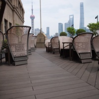 Planche de terrasse en WPC imperméable et antidérapante Huzhou XF-A020, matériau bois-plastique pour terrasse et balcon avec technique brossée