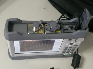 เครื่องวิเคราะห์เสาอากาศ Anritsu S331L สีเทาขาว Sitemaster พร้อมวัสดุไฟเบอร์ออปติก ผลิตในญี่ปุ่น เครื่องจักรไฟฟ้า - Product Image 4
